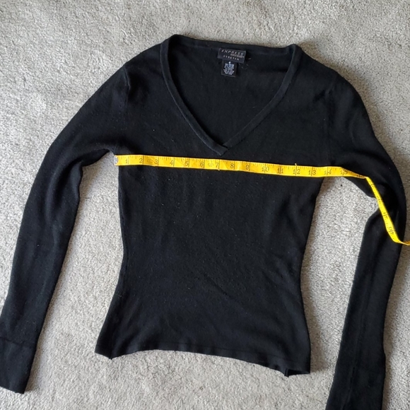 Express stretch black v-neck sweater - Picture 2 of 6